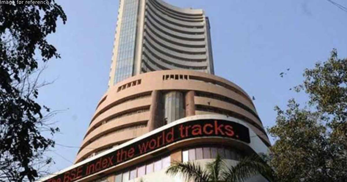 Sensex closes 224 points lower; Infosys, TCS slump amid negative global cues